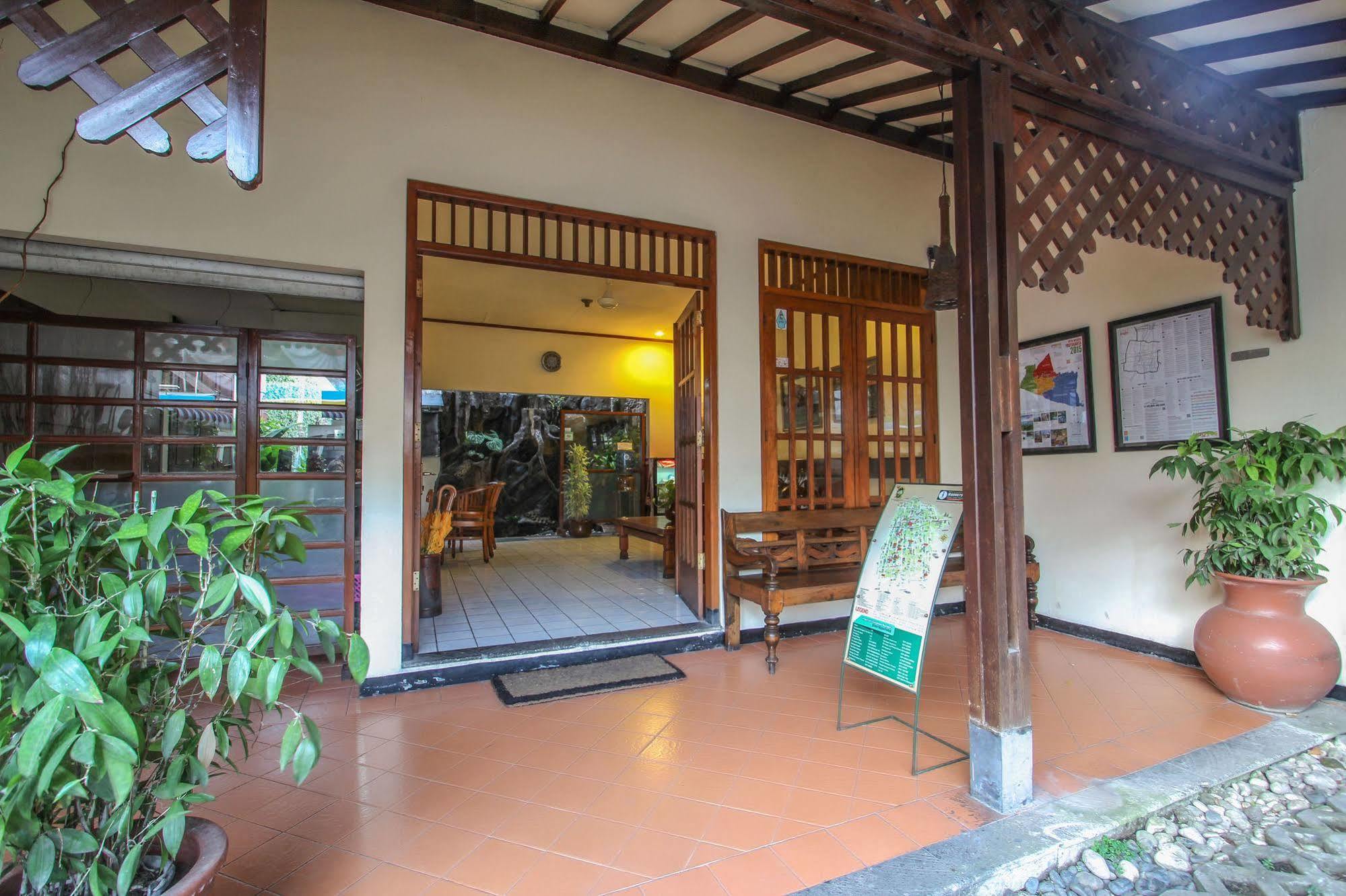 Delta Homestay Yogyakarta Esterno foto
